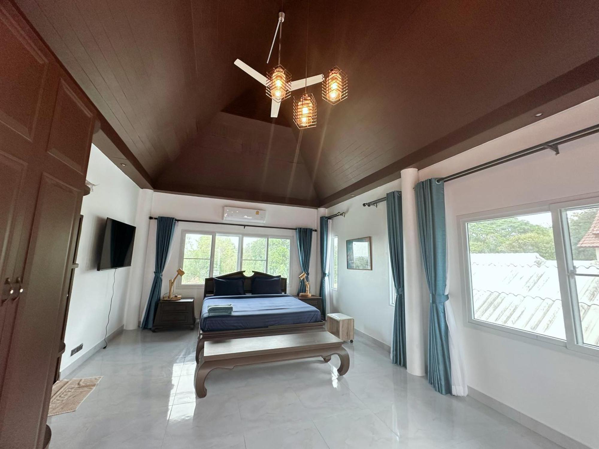 Pheonix Golf Pool Villa