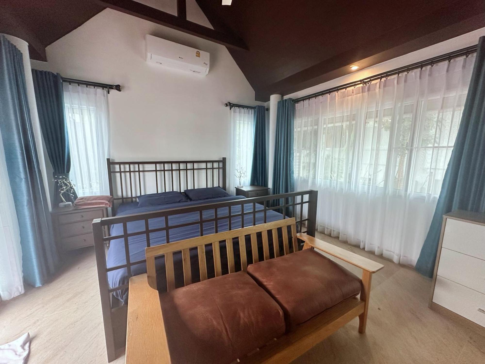 Pheonix Golf Pool Villa