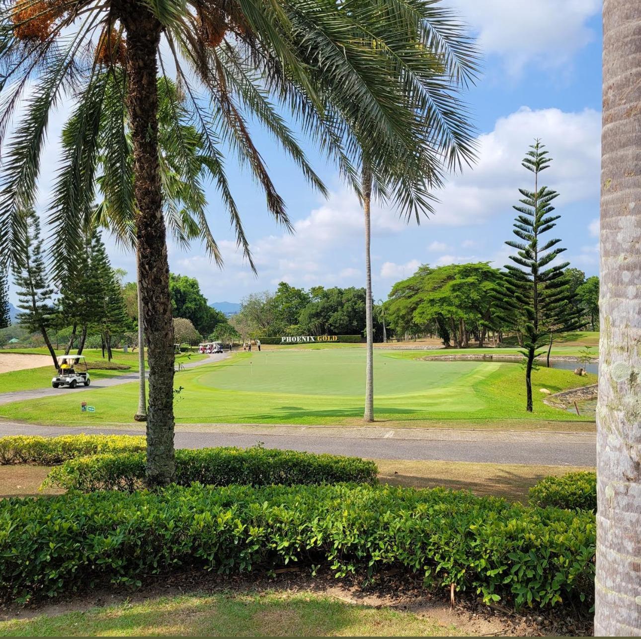 Pheonix Golf Pool Villa